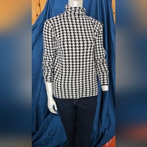 Chic Houndstooth Turtleneck Sweater